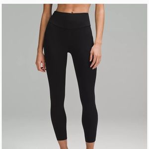 Fast and Free High-Rise Tight 25” Pockets